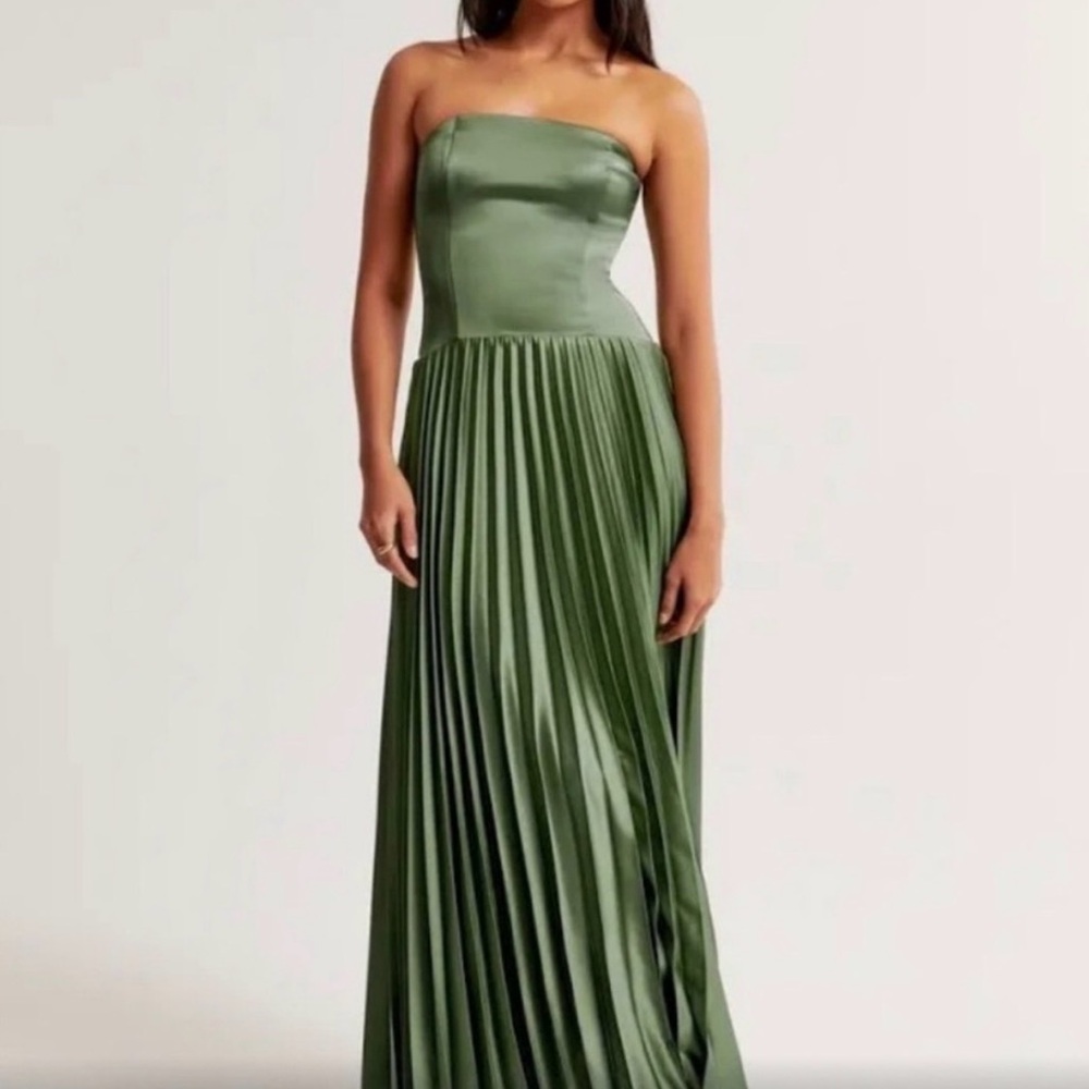 Abercrombie & Fitch The A&F Giselle Strapless Drop Waist